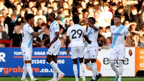 夏夜练兵鹰击红魔 友谊赛水晶宫四球大胜克劳利