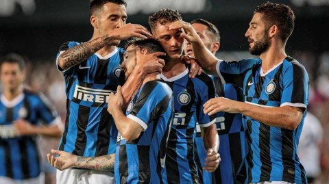 巴伦西亚激战国际米兰，点球大战蓝黑军团捧起纳拉尼亚杯