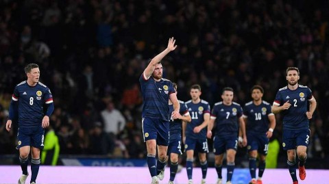 汉普顿公园的史诗之夜：苏格兰如何终结丹麦的完美神话