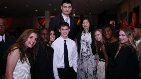 姚明叶莉携手亮相休斯敦美术馆慈善晚宴