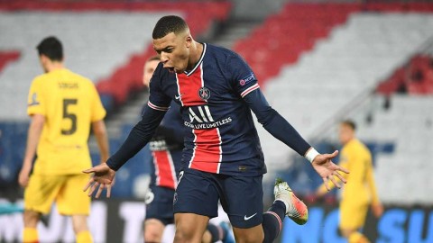 欧冠夜巴黎的叹息：梅西天外飞仙难救主，巴萨航船止步十六强