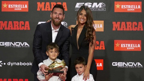 球王加冕！梅西第六次举起欧洲金靴，传奇之路再添华章