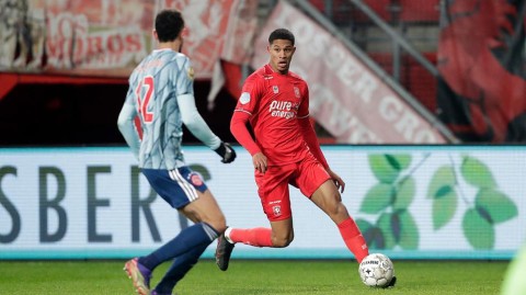 荷兰杯决赛预演？阿贾克斯客胜特温特，亨特拉尔补时两分钟神奇绝杀