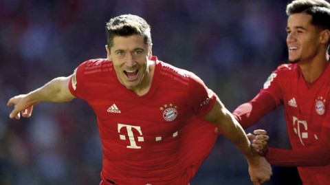 安联啤酒节盛宴：莱万双响炮，库蒂尼奥传射闪耀处子球