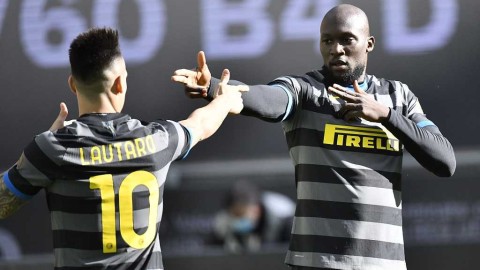 梅阿查闪电战：蓝黑军团的碾压之夜与争冠强音