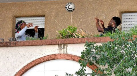 尼斯阳台上的足球赛：封城令下，法国人的乐观与坚持