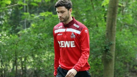 科隆生死战前最后冲刺：镜头下的保级渴望与城市心跳