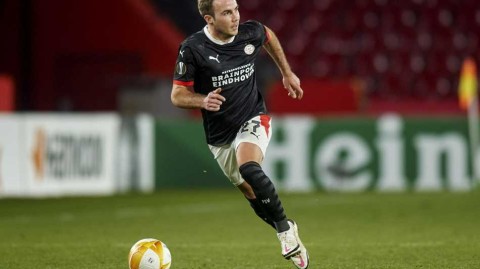 埃因霍温与德国球星格策续约至二零二四年，金童在飞利浦球场找到新生