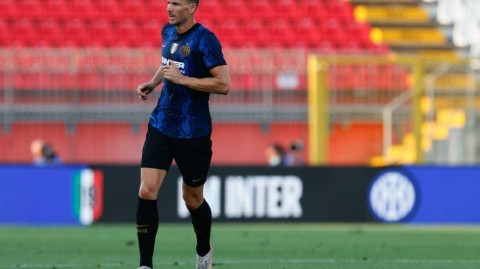 狼王转身，蓝黑新篇：波黑前锋哲科的国米之旅启航