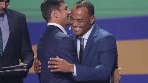 时光的拥抱：萨内蒂与卡福，两种传奇一种敬意