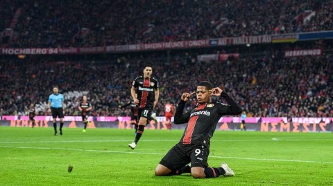 安联球场的冷雨夜，拜仁慕尼黑爆冷负于十人勒沃库森