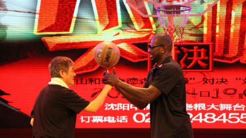 理查德森中国行：传授绝技与赵本山同台PK引爆全场