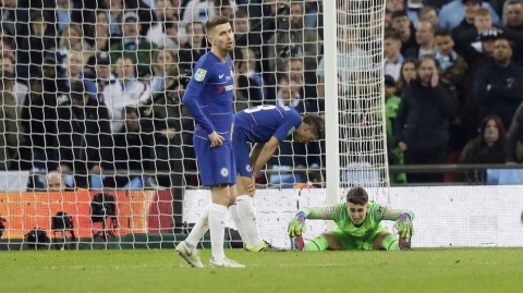 温布利的闹剧：当凯帕拒绝下场，萨里的尊严被撕碎在联赛杯决赛