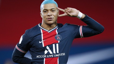 蓝发姆巴佩造点破门！巴黎主场完胜迎接新纪元