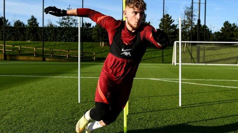 十八岁红军新星康复之路：埃利奥特重归绿茵场