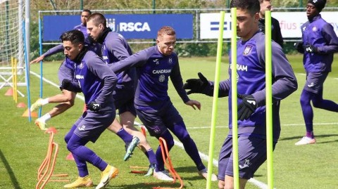 紫白军团枕戈待旦 安德莱赫特全力冲刺争冠组