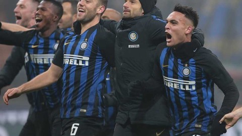 梅阿查冬夜的神兵天降：劳塔罗补时绝杀，国米气走十人那不勒斯