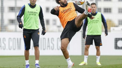 白衣战士厉兵秣马：镜头下的皇家马德里西甲冲刺备战