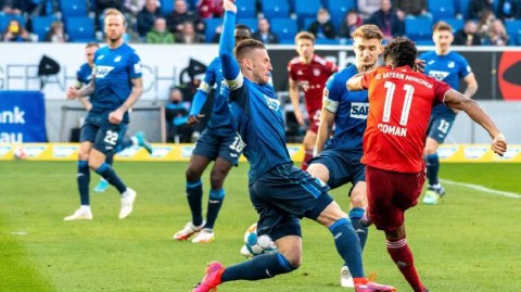 拜仁边锋掌掴对手遭重罚