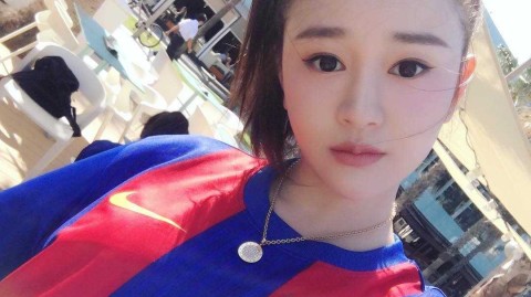 吴秀波事件女主角生活曝光，身为巴萨球迷的奢靡人生