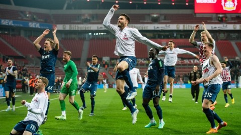 药厂主场饮恨莱茵德比 科隆客场逆转燃爆拜耳竞技场