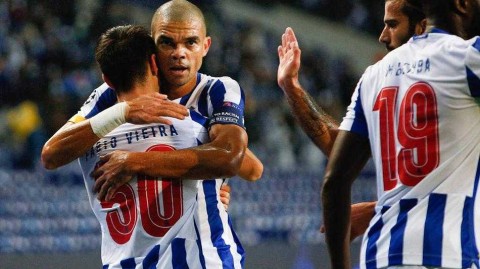 巨龙球场之夜：波尔图用胜利迎接球迷回归，小将维埃拉一球成名