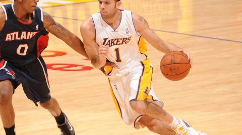 传奇回眸2026：法玛尔灵动运球小贝观战 科比巅峰战役燃爆斯台普斯