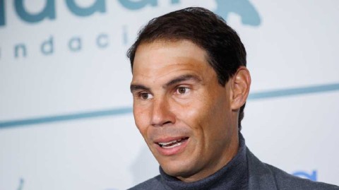 红土之王本土复出鏖战马德里 纳达尔坚毅身影闪耀赛场