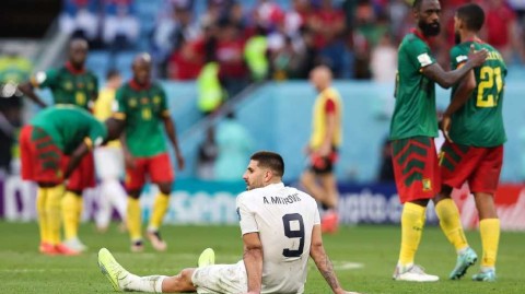 喀麦隆绝地反击三分钟连入两球与塞尔维亚上演进球大战