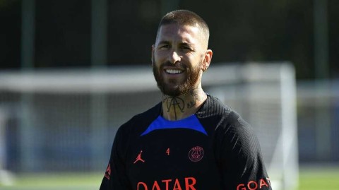 巴黎圣日耳曼厉兵秣马备战法甲 拉莫斯领衔众星展现雄心