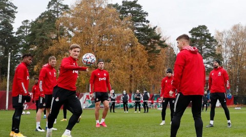 莫斯科火车头欧冠硬仗前最后冲刺 铁轨上的意志蓄势待发