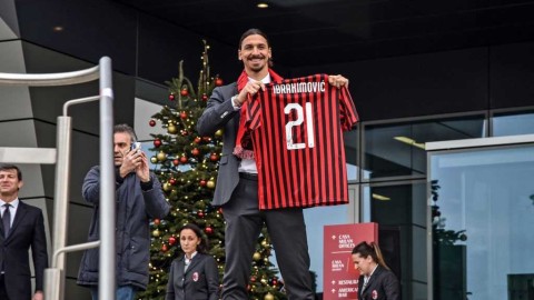 神锋驾到惹风波 伊布进更衣室或遭瑞典足总调查