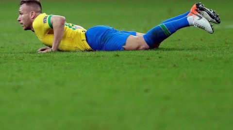 巴西点球复仇巴拉圭 打破十二年美洲杯魔咒