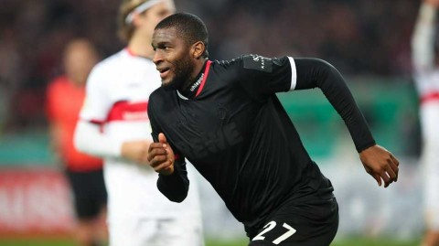 德国杯寒夜惊雷，科隆替补奇兵闪击斯图加特