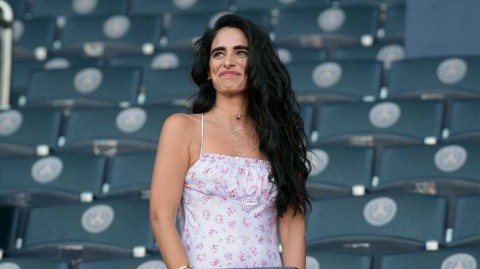 王子公园的温柔目光 帕斯托雷妻子见证大巴黎主场盛宴