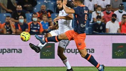 法甲新赛季揭幕：蒙彼利埃激战里昂，十人作战上演红牌与点球大战