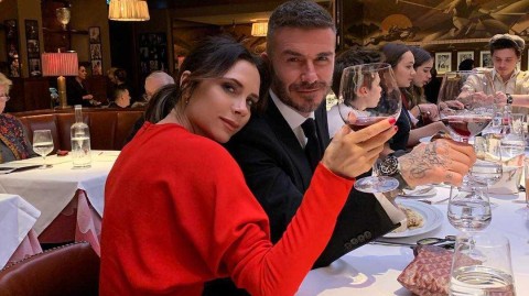 疫情补助风波：贝嫂的顶级红酒与千万豪宅，为何让英国民众愤怒到“要吐了”？