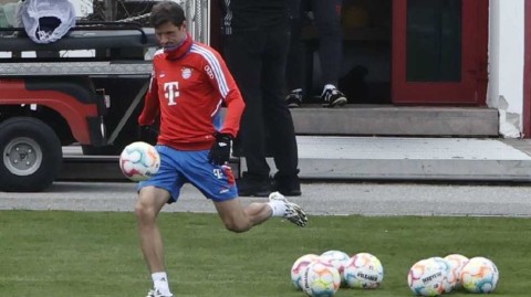 绿茵场上的专注与汗水拜仁全力备战德甲关键战