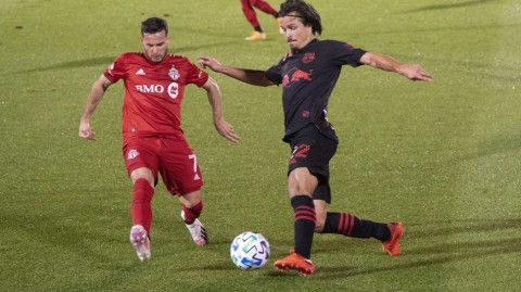 美职联经典瞬间：多伦多主场憾平纽约红牛，少年天才世界波救主