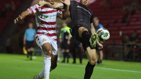 联赛杯首轮林肯城客场三球完胜唐卡斯特