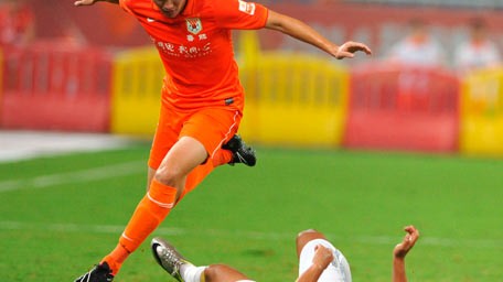 17分钟双响逆转！泽卡+陈泽仕导演绝地翻盘，泰山克津门虎成首支杀入前五的扣分球队