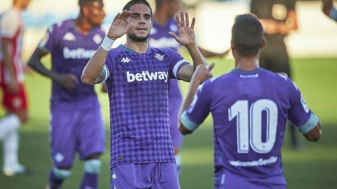 绿白军团练兵正酣，贝蒂斯两球力克阿尔梅里亚