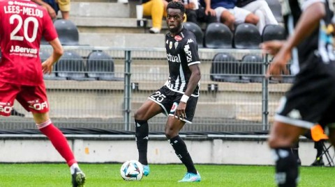 昂热激战布雷斯特：法甲赛场上的激情对决