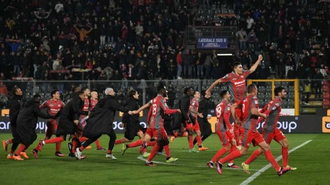 意甲冷门夜：克雷莫纳绝地逆转，罗马客场折戟