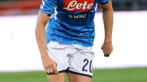 续约时刻：波兰中场泽林斯基与那不勒斯的蓝白之约