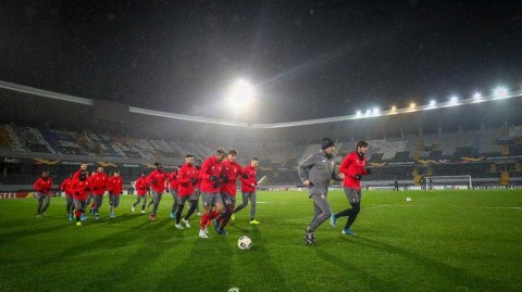 标准列日寒夜砺兵，欧联杯决战前最后冲刺