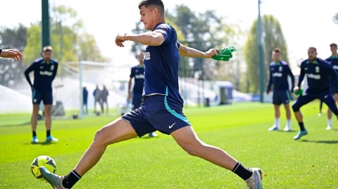 蓝黑军团科莫湖畔砺兵 意甲争冠关键阶段全力冲刺