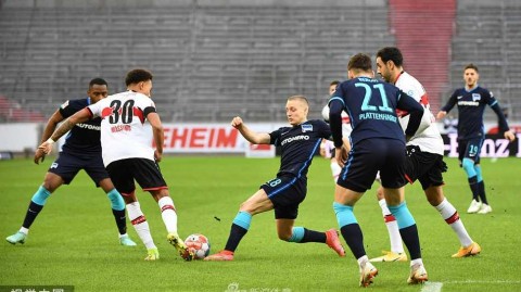 斯图加特激战柏林赫塔，约维蒂奇双响救主导演进球盛宴