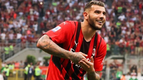 特奥意甲赛场展雄风 红黑军团左路闪耀攻防全能