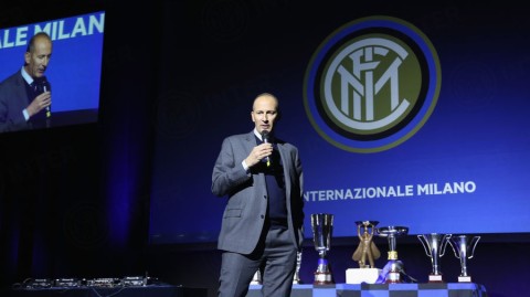 蓝黑军团的传承之夜：国际米兰梯队圣诞晚宴侧记